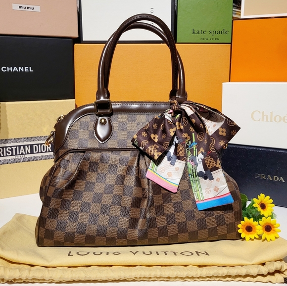 🔥SOLD🔥 LOUIS🌻VUITTON Trevi PM Damier Tote Bag - Picture 1 of 17
